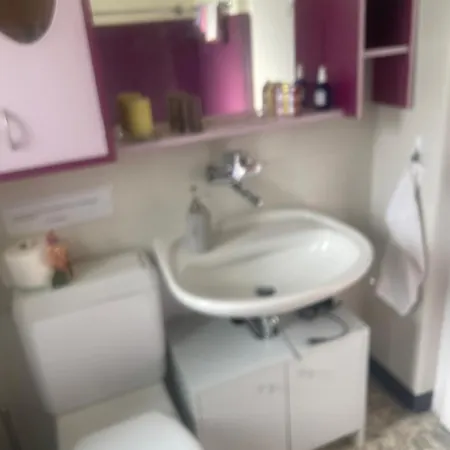 בית כפרי Le Houx Cormoret